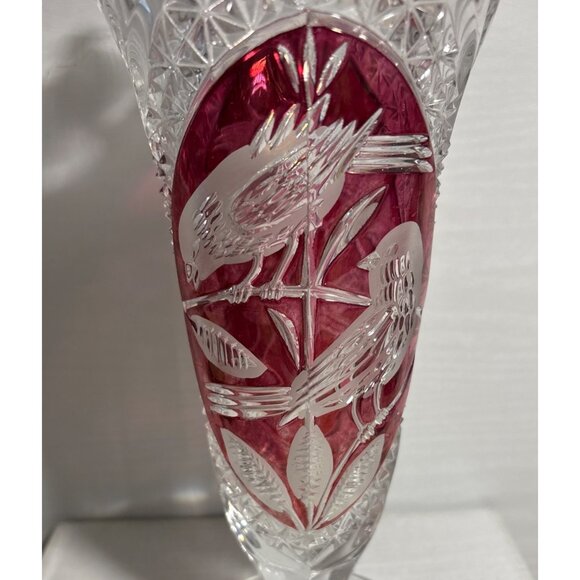 Hofbauer Byrdes Crystal Vase With Bird Motif & Ruby Red Overlay 10.5" Tall Vtg - Picture 3 of 13